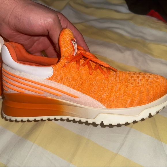 Louis Vuitton Zapatillas técnicas de punto VNR 
Size 42 EEU  COLOR ORANGE